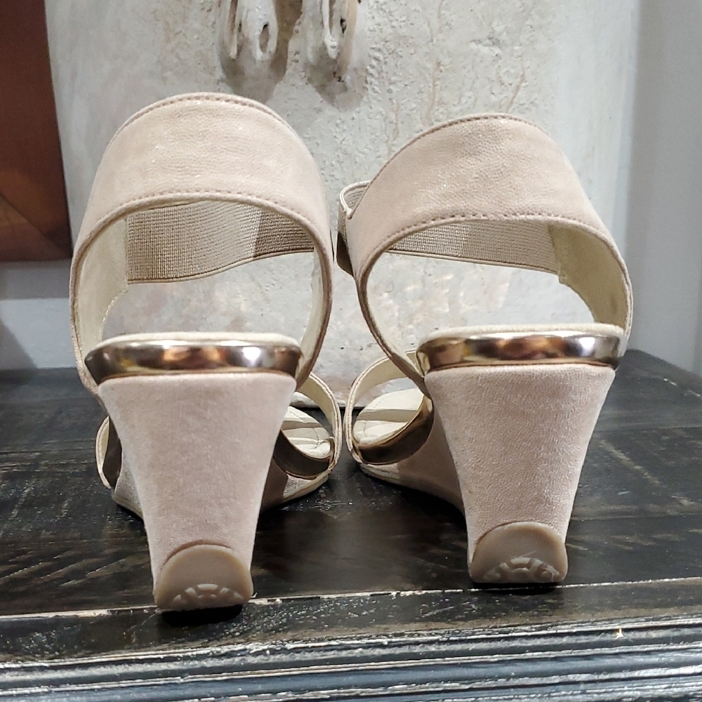Anne Klein Beige Wedge Sandals AK Sport Athleisure Comfort Playcay Resort Casual - Picture 9 of 12